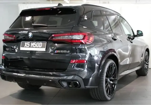 Angebotsdetails BMW X5M schwarz