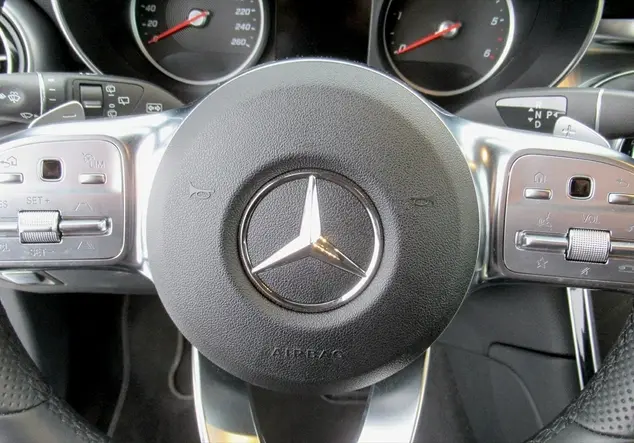Angebotsdetails Mercedes-Benz GLC grau / graphitgrau (metallic)