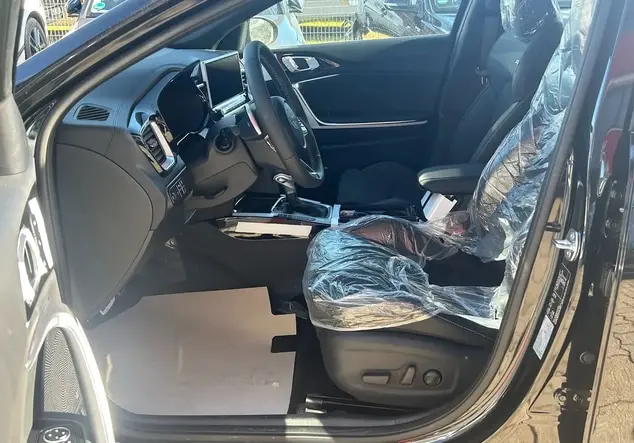Angebotsdetails Kia Ceed SW BLACK PEARL