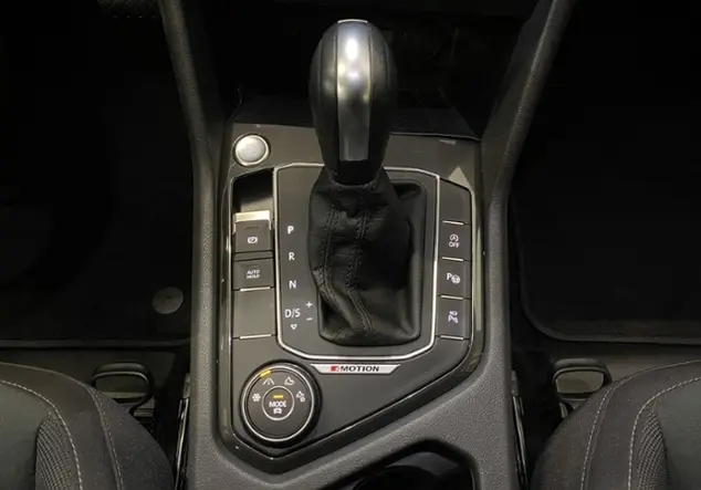 Angebotsdetails Volkswagen Tiguan Schwarz (Deep Black Perleffekt)