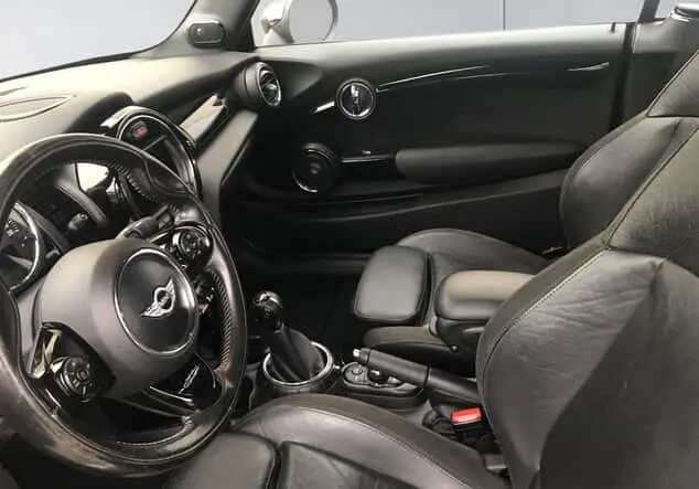 Angebotsdetails Mini Cooper Cooper S Cabrio, 191 PS, Handschaltung schwarz