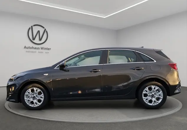 Angebotsdetails Kia Ceed Grau ((H8G) DARK PENTA METAL M)