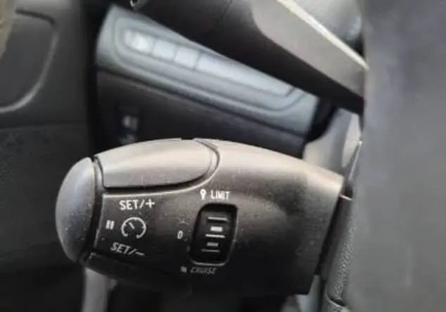 Angebotsdetails Peugeot 2008 Schwarz