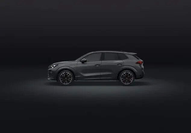 Angebotsdetails Cupra Terramar Cupra Terramar America`s CUP Limited Edition e-HYBRID 1.5 e-HYBRID 200 kW (272 PS) 6-Gang-DSG 200.00 kW (272 PS) Enceladus Grau Matt