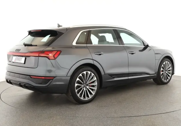 Angebotsdetails Audi Q8 Grau