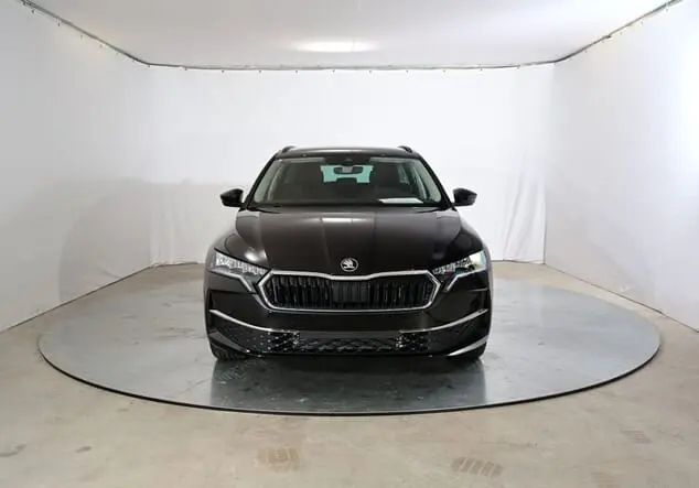 Angebotsdetails Skoda Octavia Skoda Octavia Combi Selection 1.5 TSI mHEV 110 kW (150 PS) 7-Gang-DSG Black-Magic Perleffekt