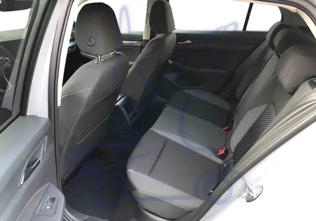Angebotsdetails Volkswagen Golf Mondsteingrau