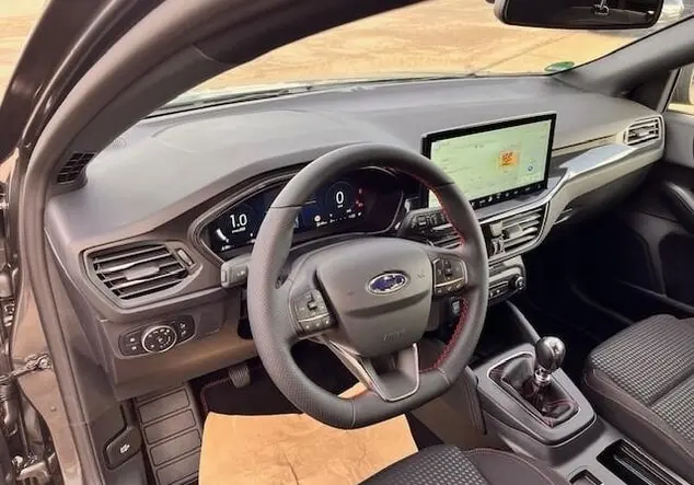 Angebotsdetails Ford Focus ST-Line X Grau