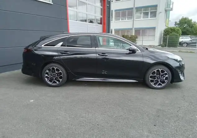 Angebotsdetails Kia ProCeed Kia ProCeed GT-Line 1.5 T-GDI 103 kW (140 PS) 6-Gang Black pearl metallic