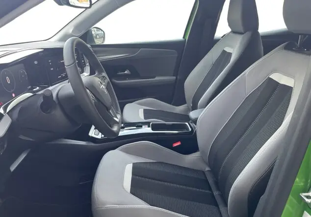 Angebotsdetails Opel Mokka-e Ikone Grün