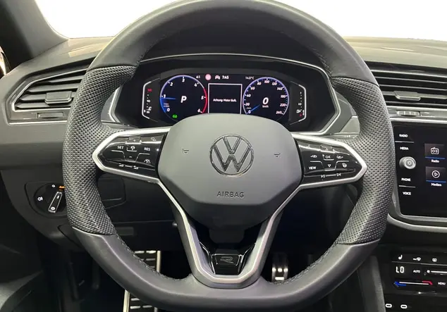 Angebotsdetails Volkswagen Tiguan Deep black perleffekt