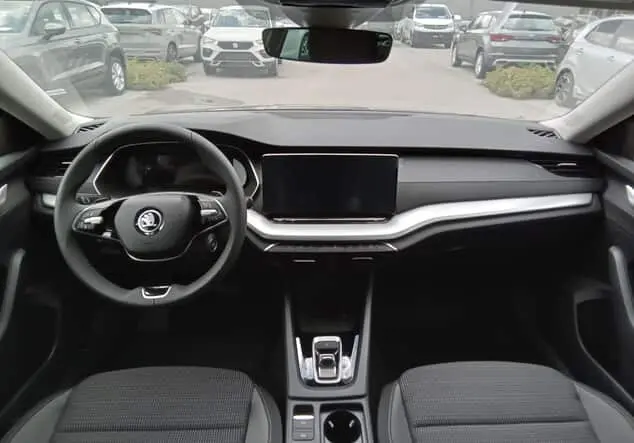 Angebotsdetails Skoda Octavia Skoda Octavia Combi Selection 1.5 TSI mHEV 110 kW (150 PS) 7-Gang-DSG Graphite-Grau Metallic