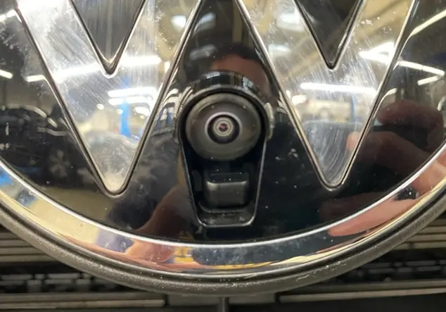 Angebotsdetails Volkswagen Amarok 3.0 TDI 4Motion Aventura DC +NAVI+AHK+SOU Weià (Clear White)