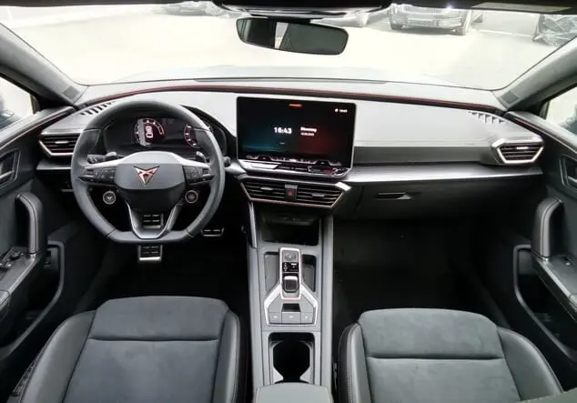 Angebotsdetails Cupra Leon Sportstourer Cupra Leon ST 1.5 eTSI 110 kW (150-PS) 7-Gang-DSG Enceladus Grau Matt