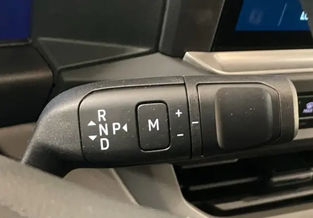 Angebotsdetails Volkswagen T7 Transporter Kombi 2.0 TDI 8-Gang-Automatik Ra Grau (Stone Grey)