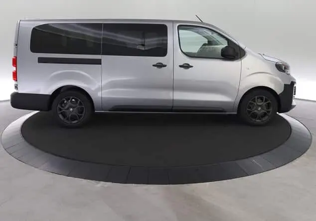 Angebotsdetails Opel Vivaro Opel Kombi 9-Sitzer Lang 2.0 BlueHDi 180 130 kW (177 PS) 8-Gang Automatikgetriebe Diesel Kontrast-Grau (Metallic)