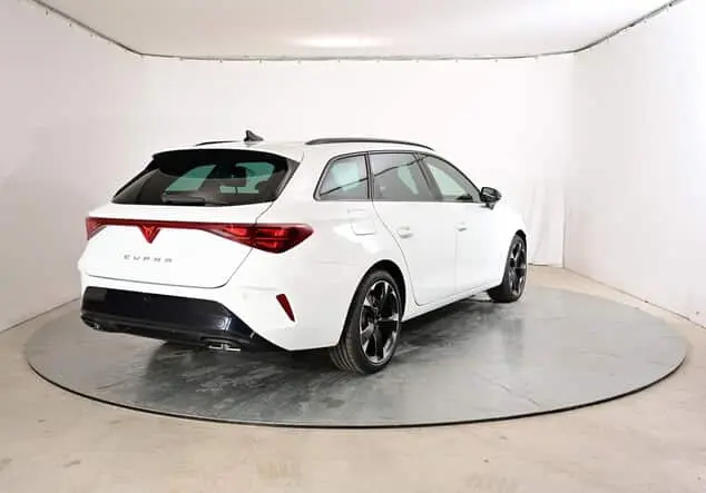 Angebotsdetails Cupra Leon Sportstourer Cupra ST 1.5 eTSI 110 kW (150-PS) 7-Gang-DSG Glacial WeiÃ Metallic/WeiÃ