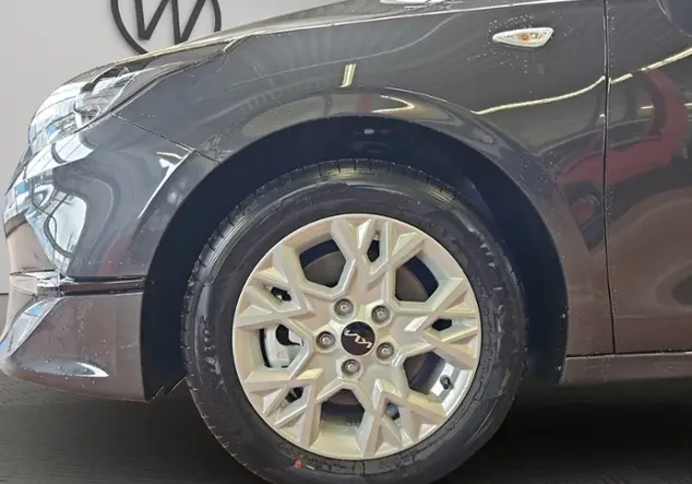 Angebotsdetails Kia Ceed Grau ((H8G) DARK PENTA METAL M)