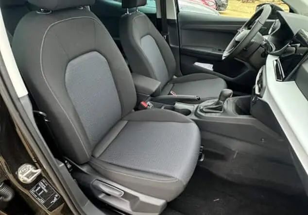 Angebotsdetails Seat Ibiza Seat Road Edition 1.0 TSI 85 kW (116 PS) 7-Gang-DSG Frontantrieb Midnight Schwarz Metallic