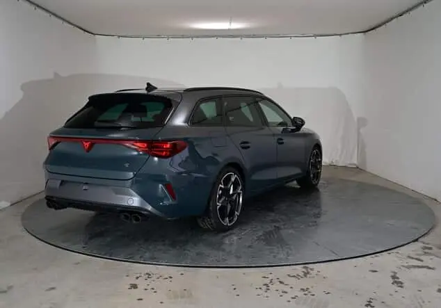 Angebotsdetails Cupra Leon Sportstourer Cupra ST VZ 2.0 TSI 245 kW (333 PS) 7-Gang-DSG 4Drive Allrad Fiord Blau
