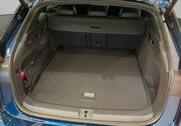 Angebotsdetails Volkswagen ID.7 Tourer Pro 82 kWh KLIMA NAVI ALU Blau (Aquamarinblau Metallic/Schwarz)