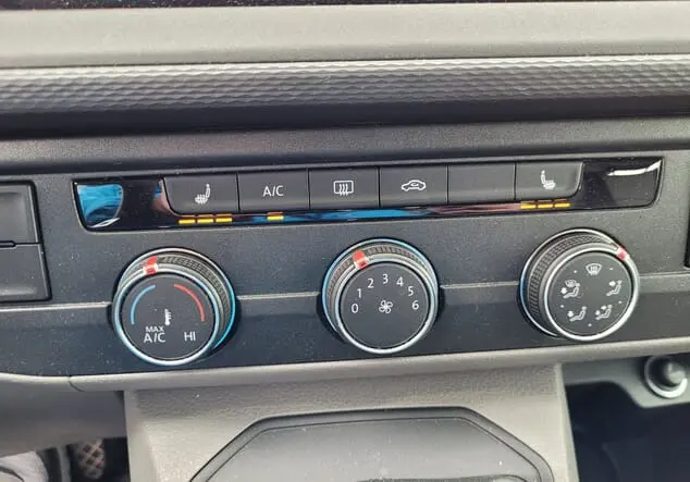 Angebotsdetails Volkswagen T6 Caravelle Candy white