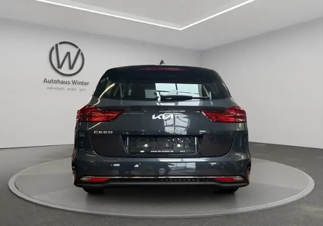 Angebotsdetails Kia Ceed (unbekannt) ((H8G) DARK PENTA METAL M)