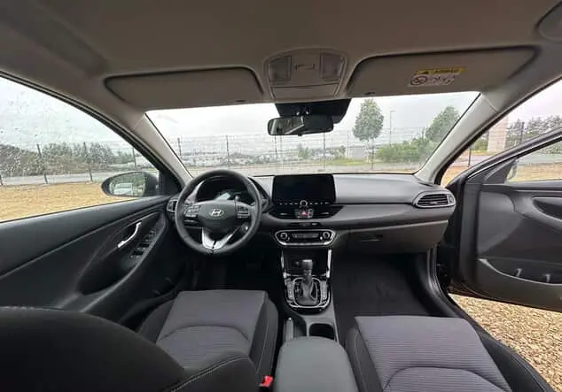 Angebotsdetails Hyundai i30 Kombi Hyundai i30 Wagon Family 1.5 T-GDI MHEV 103 kW (140 PS) 7-Gang-DSG Abyss Black Pearl