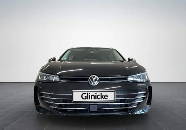 Angebotsdetails Volkswagen Passat Variant Passat Business 2,0 l TDI SCR 110 kW (150 PS) 7-Gang-Doppelkupplungsgetriebe Grenadillschwarz Metallic