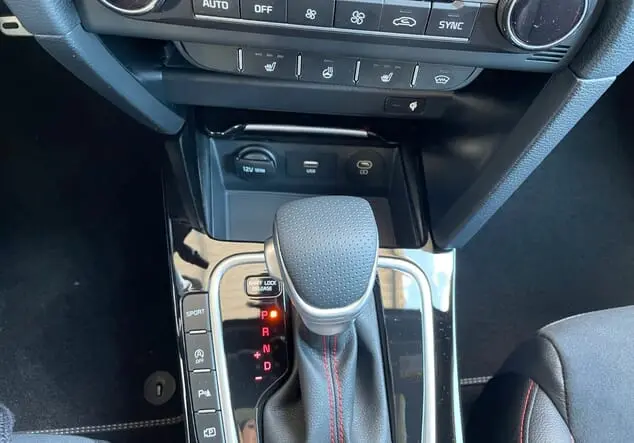 Angebotsdetails Kia ProCeed Wei� ((HW2) DELUXE WHITE M)