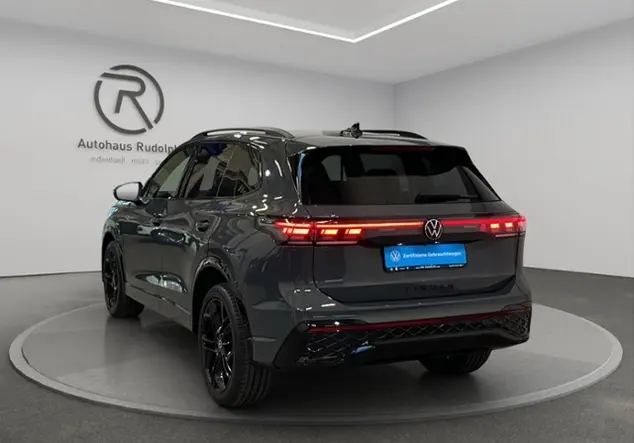 Angebotsdetails Volkswagen Tiguan 2.0 TDI 4Motion R-Line 'Black Style' Grau (Delfingrau Metallic)