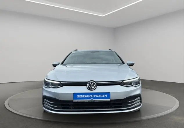 Angebotsdetails Volkswagen Golf Silber (Reflexsilber Metallic)