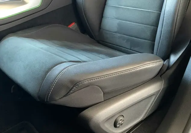 Angebotsdetails Mercedes-Benz GLE obsidianschwarz (metallic)