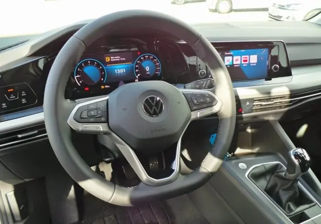 Angebotsdetails Volkswagen Golf VIII Life Pure White