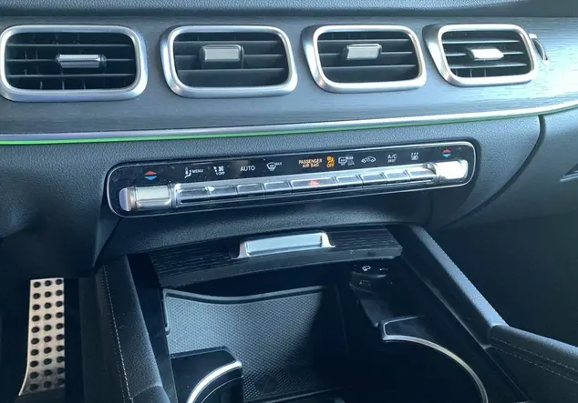 Angebotsdetails Mercedes-Benz GLE obsidianschwarz (metallic)