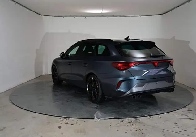 Angebotsdetails Cupra Leon Sportstourer Cupra Leon ST VZ 2.0 TSI 245 kW (333 PS) 7-Gang-DSG 4Drive Magnetic Grau Metallic