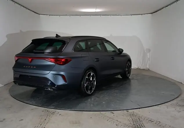 Angebotsdetails Cupra Leon Sportstourer Cupra Leon ST 1.5 eTSI 110 kW (150-PS) 7-Gang-DSG Magnetic Grau Matt
