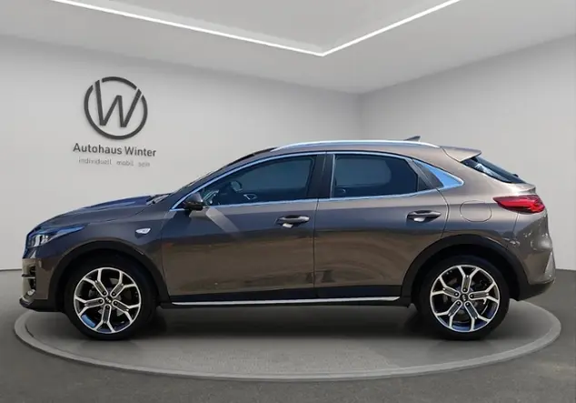Angebotsdetails Kia XCeed 1,5 T-GDI Vision Kamera Beige ((L2B) COPPERSTONE MET.)