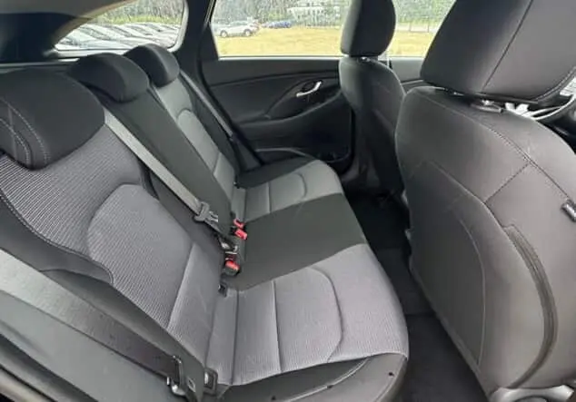Angebotsdetails Hyundai i30 Kombi Hyundai i30 Wagon Family 1.5 T-GDI MHEV 103 kW (140 PS) 7-Gang-DSG Abyss Black Pearl
