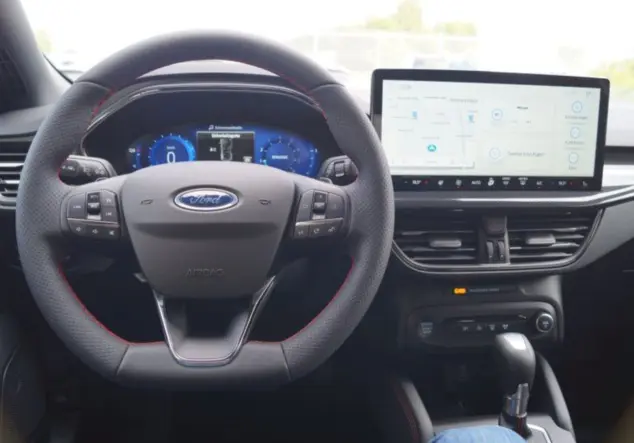 Angebotsdetails Ford Focus Turnier ST-Line X diverse Farben