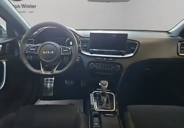 Angebotsdetails Kia Ceed Schwarz ((1K) BLACK PEARL M)