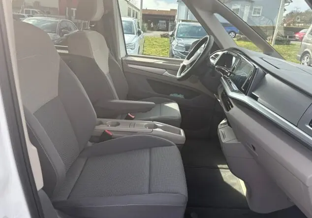 Angebotsdetails Volkswagen Multivan Candyweiß / Deep Black Perleffekt