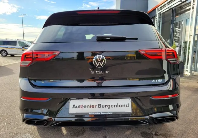 Angebotsdetails Volkswagen Golf Schwarz (Deep Black Perleffekt)