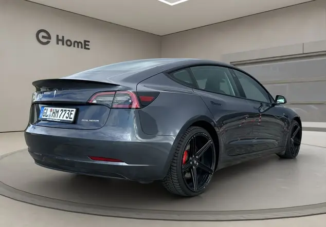 Angebotsdetails Tesla Model 3 grau