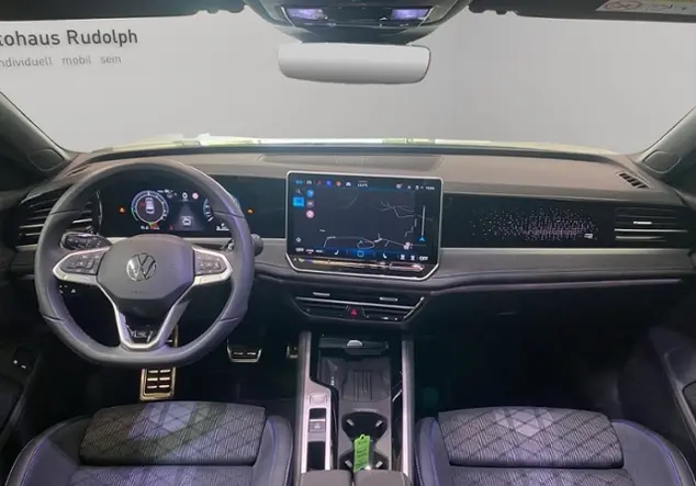 Angebotsdetails Volkswagen Passat Variant B9 1.5 eHybrid R-Line 'Black Schwarz (Grenadillschwarz Metallic)