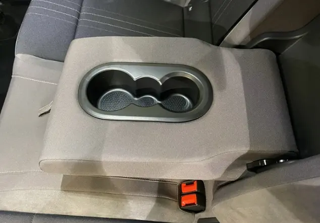 Angebotsdetails Volkswagen Golf Schwarz (Grenadillschwarz Metallic)