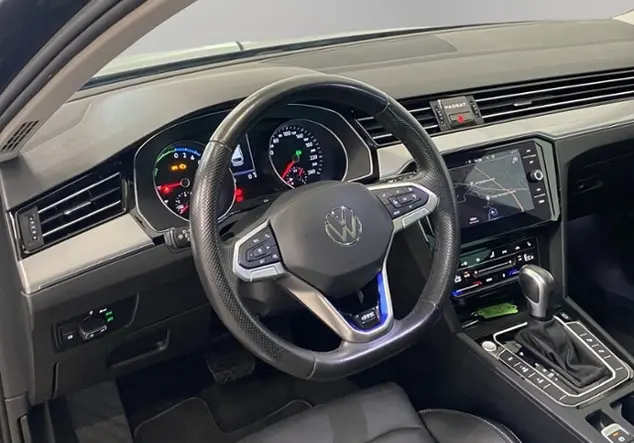 Angebotsdetails Volkswagen Passat Variant GTE 1.4 TSI / Grau (Mangangrau Metallic)