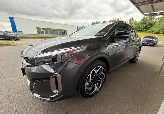 Angebotsdetails Kia XCeed Grau ((H8G) DARK PENTA METAL M)