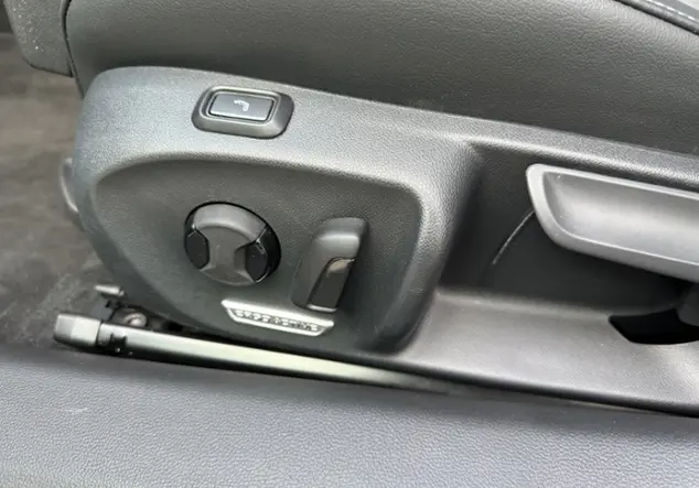 Angebotsdetails Volkswagen Passat Blau (Reef Blue Metallic)