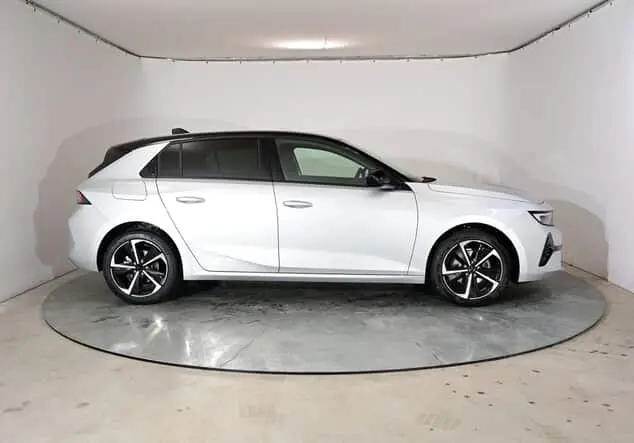 Angebotsdetails Opel Astra GS Opel 1.2 Turbo 96 kW (130 PS) 8-Gang Automatikgetriebe Kristall Silber Metallic/Silber
